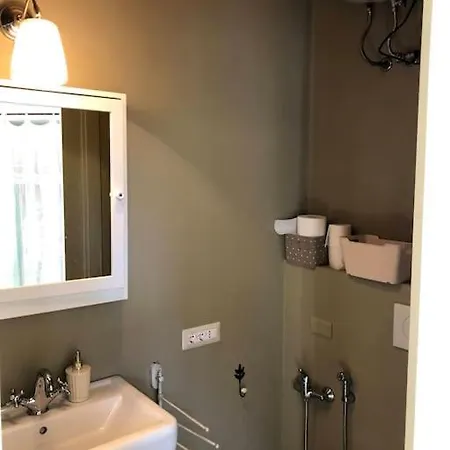 Casa Rosy Nel Borgo Di Tatil Evi *